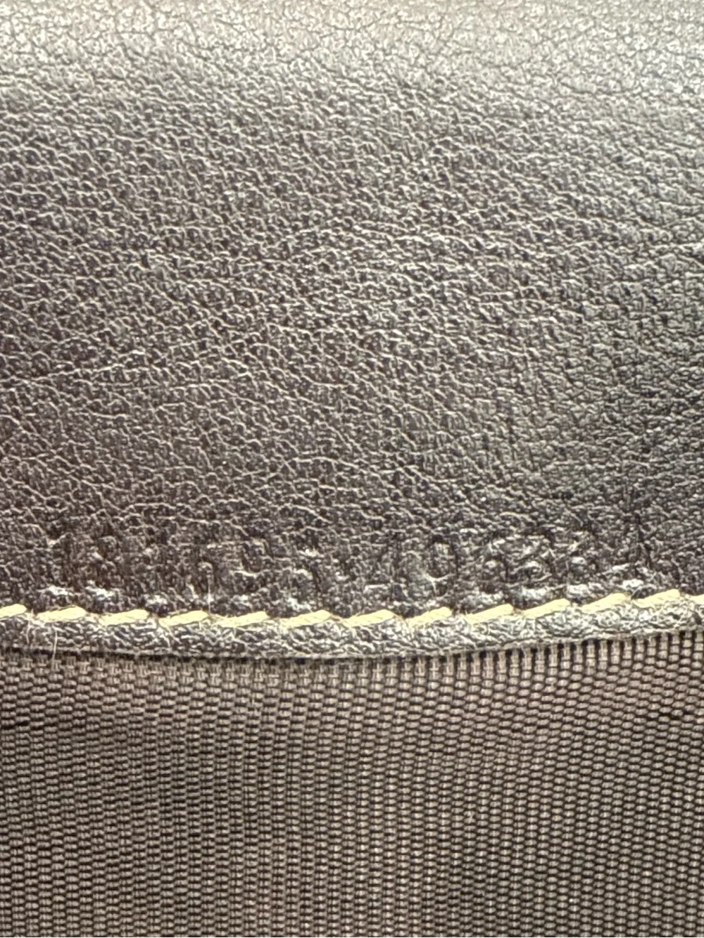 Vintage Gucci Royal Continental GG Canvas Bifold Wallet in beige and brown - Picture 8 of 8